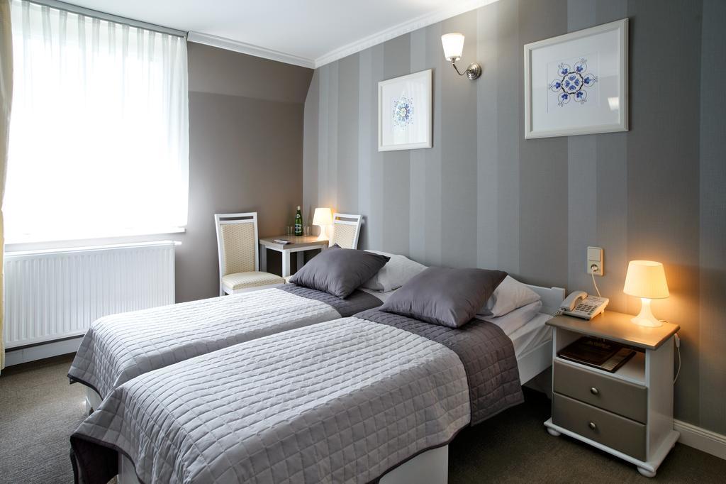 Hotel Niedzwiadek Wdzydze Kiszewskie Buitenkant foto