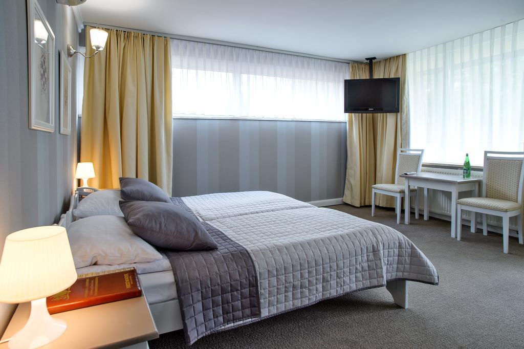 Hotel Niedzwiadek Wdzydze Kiszewskie Buitenkant foto